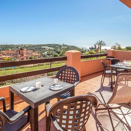 Casares Del Sol Apartment *